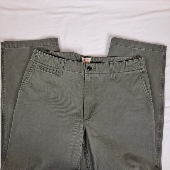 Dockers Size 33 x 30 Gray Flat Front Pants Straight Leg 5 Pocket Zip Fly - Picture 1 of 11